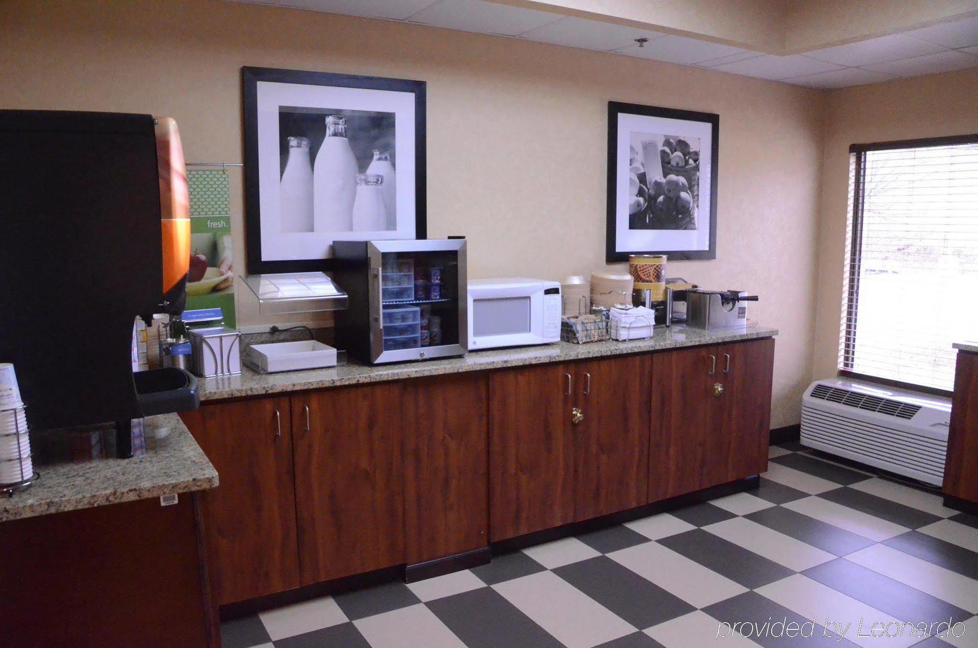 Hampton Inn Абингдън Екстериор снимка
